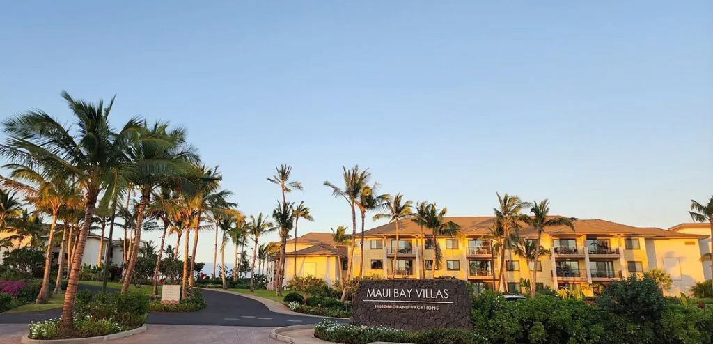 Hotel Entrance – Site